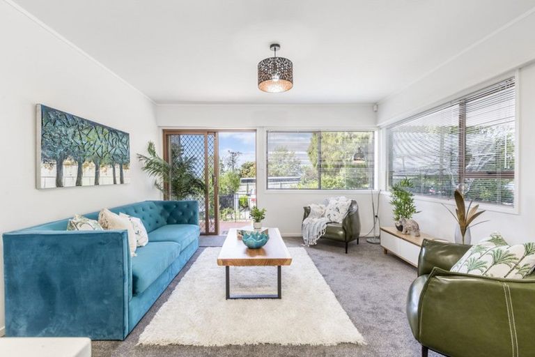 Photo of property in 1b Pleasant Road, Glen Eden, Auckland, 0602