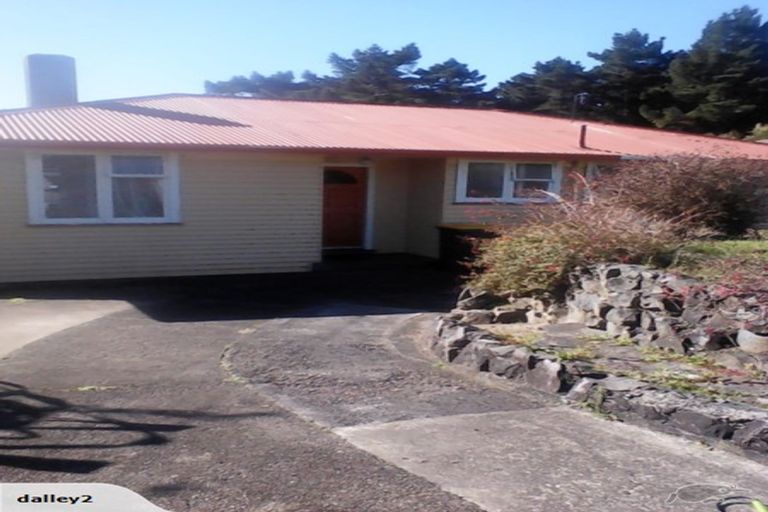 Photo of property in 17 Hereford Street, Cannons Creek, Porirua, 5024