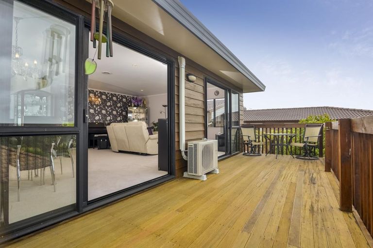 Photo of property in 17 Te Atatu Road, Te Atatu South, Auckland, 0610