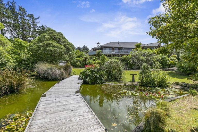 Photo of property in 2 Crestview Grove, Belmont, Lower Hutt, 5010