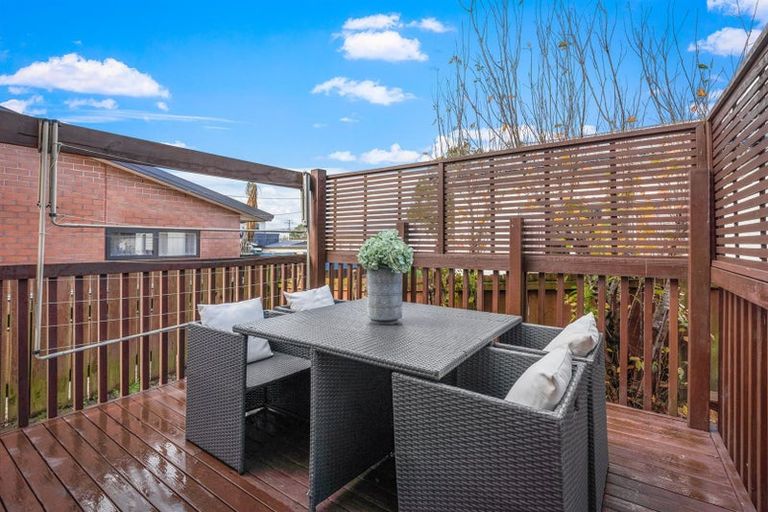 Photo of property in 60a Waimumu Road, Massey, Auckland, 0614