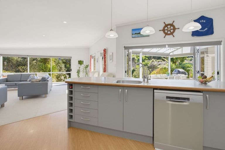 Photo of property in 9 Ohuka Place, Whitianga, 3510