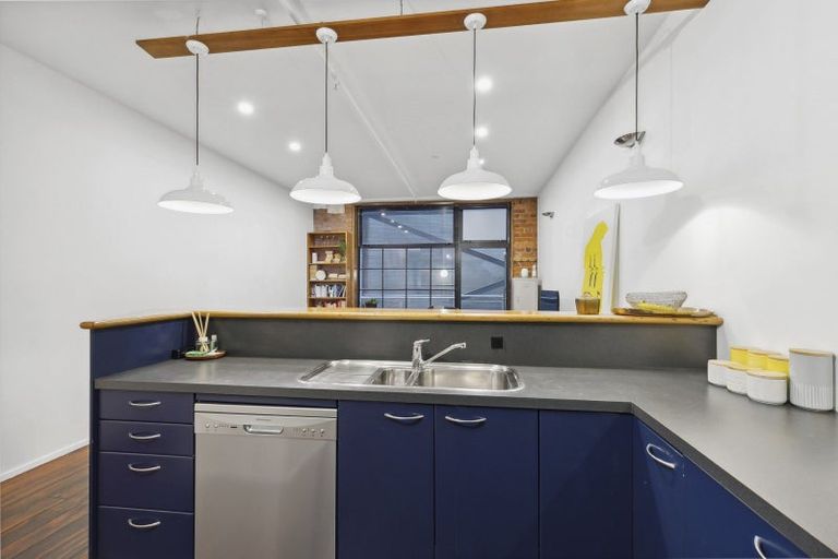 Photo of property in 9/20 Egmont Street, Te Aro, Wellington, 6011