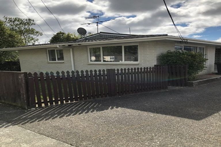 Photo of property in 1/12 Wilford Street, Wallaceville, Upper Hutt, 5018