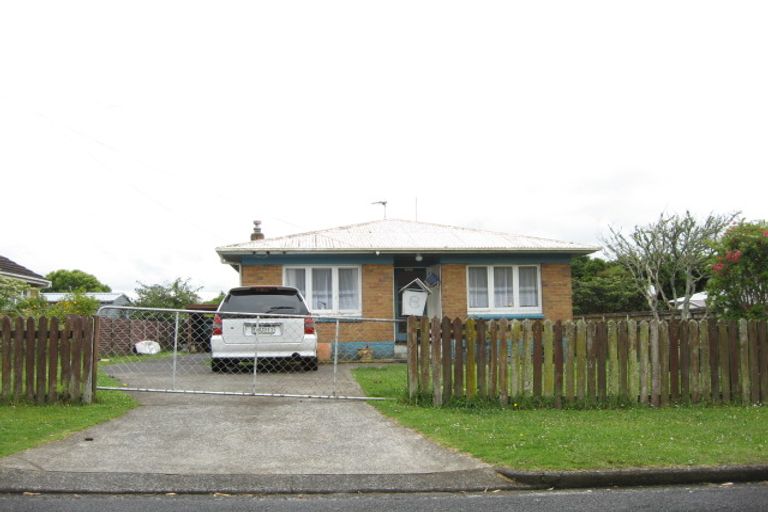 Photo of property in 1/8 Freyberg Crescent, Pukekohe, 2120