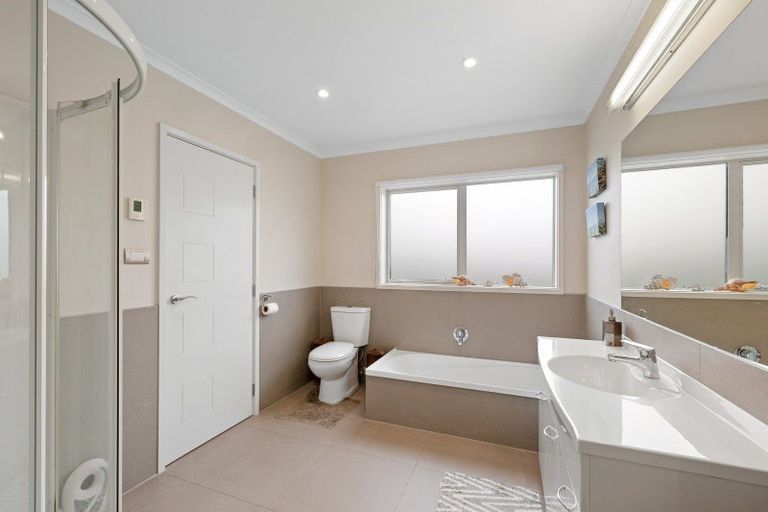 Photo of property in 8 Margaret Alice Close, Whalers Gate, New Plymouth, 4310