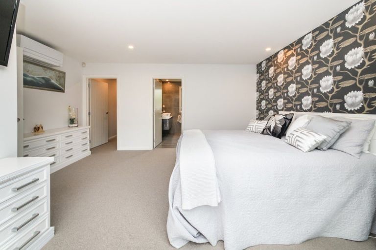 Photo of property in 451 College Street, Hokowhitu, Palmerston North, 4410