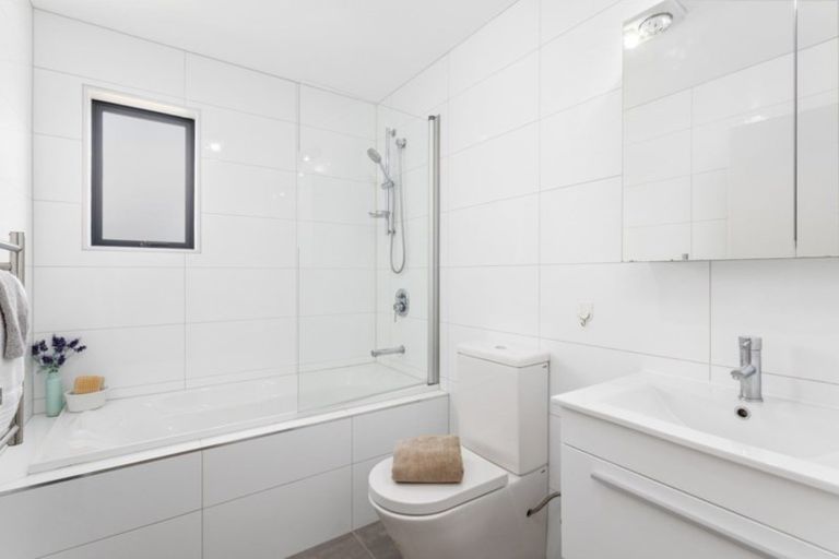 Photo of property in 13 Makamaka Lane, Albany Heights, Auckland, 0632