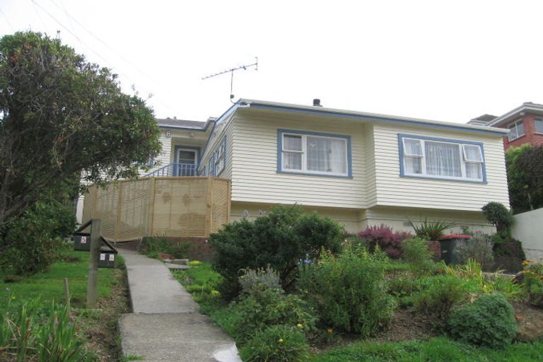 Photo of property in 5 The Drive, Tawa, Wellington, 5028