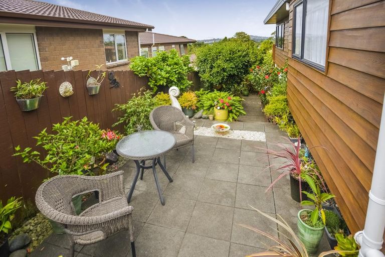 Photo of property in 17 Te Atatu Road, Te Atatu South, Auckland, 0610