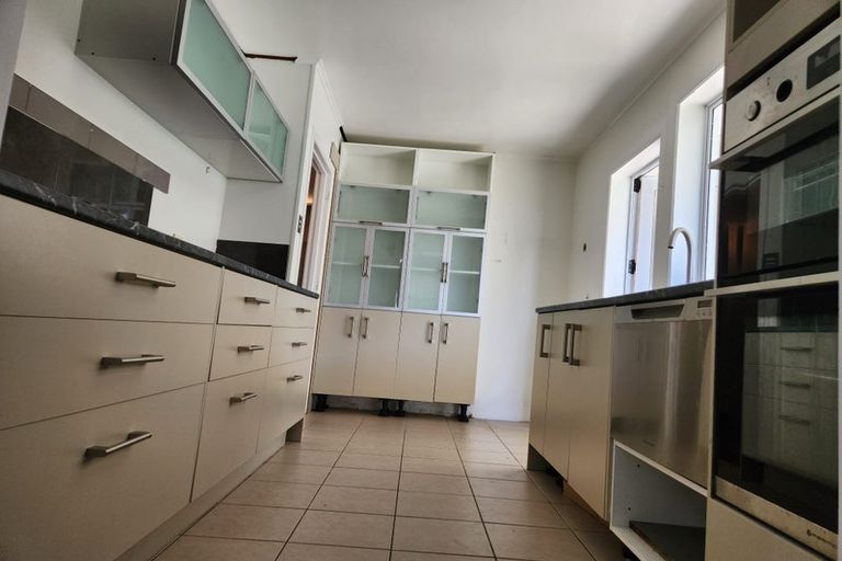 Photo of property in 21 Parker Avenue, New Lynn, Auckland, 0600