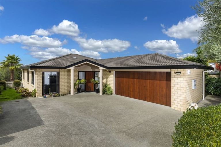 Photo of property in 7 San Vito Place, Henderson, Auckland, 0612