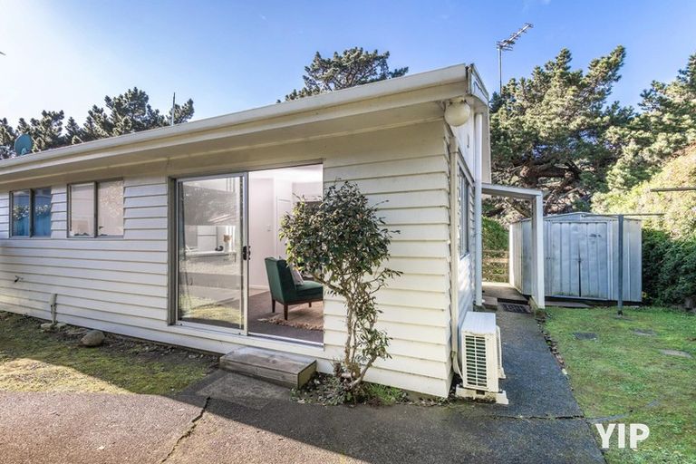 Photo of property in 16b Glen Alton Avenue, Paparangi, Wellington, 6037