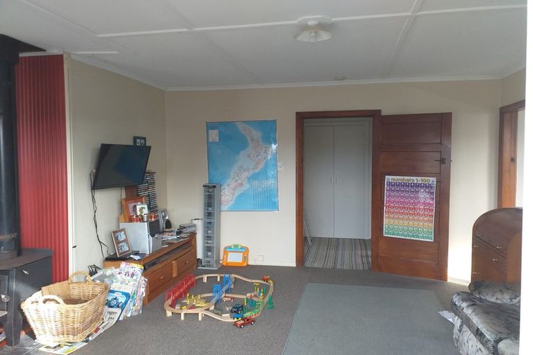 Photo of property in 5 Larsen Street, Westport, 7825