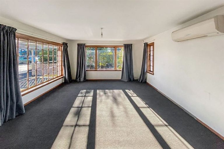 Photo of property in 1/65 Yaldhurst Road, Sockburn, Christchurch, 8042