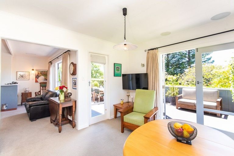 Photo of property in 44 Tauroa Road, Havelock North, 4130