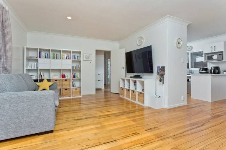 Photo of property in 7b Anne Road, Hillcrest, Auckland, 0627