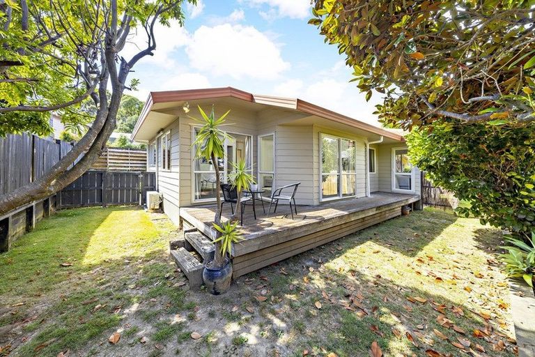 Photo of property in 2/17 Bain Place, Bucklands Beach, Auckland, 2014