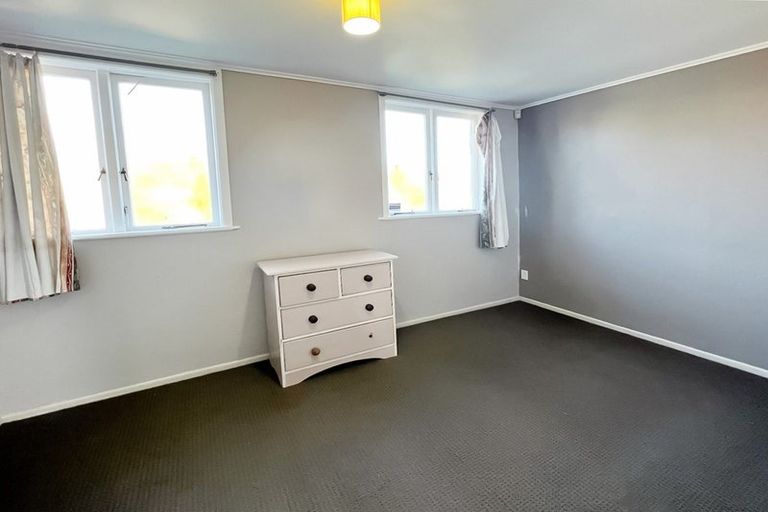 Photo of property in 1/9 Adriatic Avenue, Henderson, Auckland, 0612