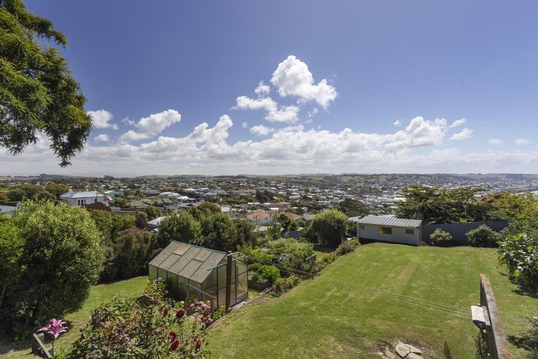 Photo of property in 12 Tamar Street, South Hill, Oamaru, 9400