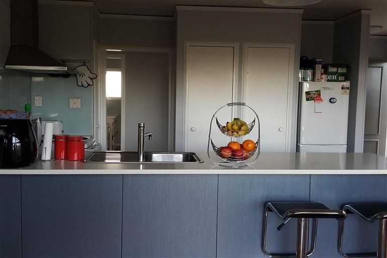 Photo of property in 16a Oban Road, Browns Bay, Auckland, 0630