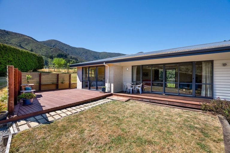 Photo of property in 127 Boons Valley Road, Waikawa, Picton, 7220