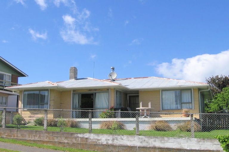 Photo of property in 13 Hinerau Grove, Waipahihi, Taupo, 3330