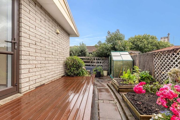 Photo of property in 5 Chertsey Court, Roslyn, Palmerston North, 4414
