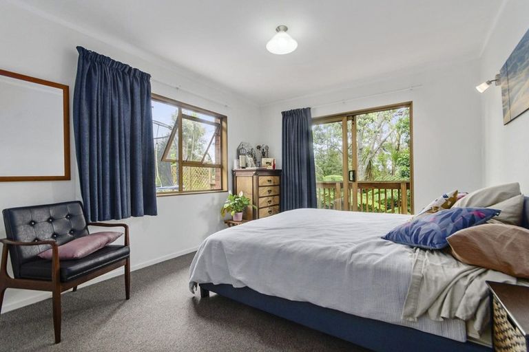 Photo of property in 2/12 Surville Place, Mairangi Bay, Auckland, 0630