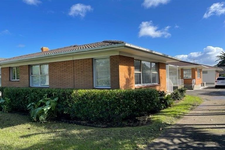 Photo of property in 1/39 Eversleigh Road, Belmont, Auckland, 0622