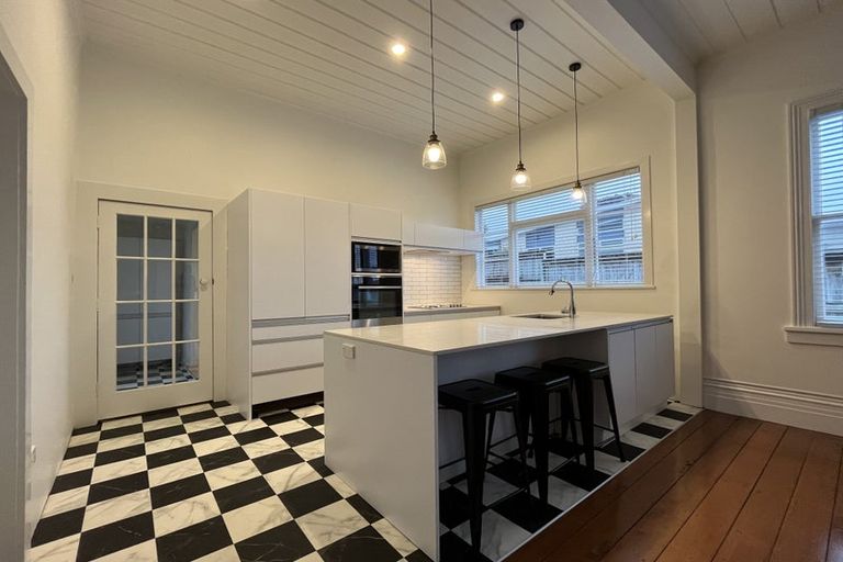 Photo of property in 77 Hine Street, New Plymouth, 4310