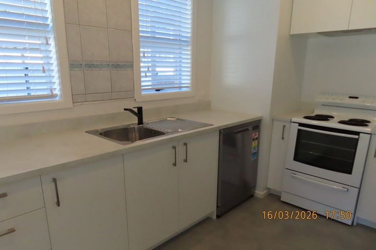 Photo of property in 23 Blacklock Avenue, Henderson, Auckland, 0612