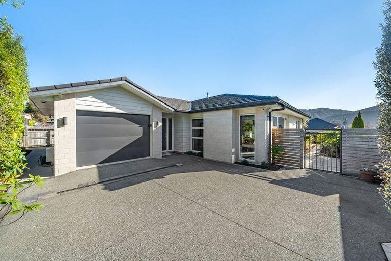Photo of property in 9a Marlborough Street, Silverstream, Upper Hutt, 5019