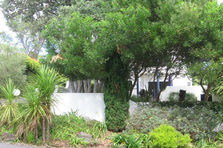 Photo of property in 5 Aotearoa Terrace, Murrays Bay, Auckland, 0630