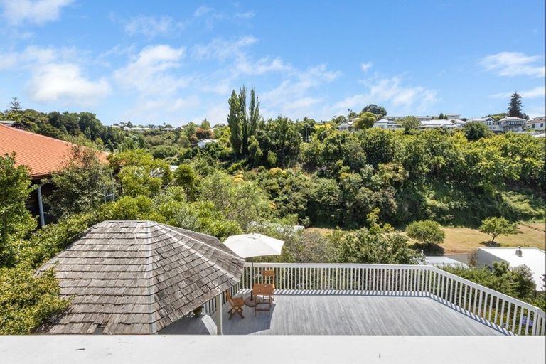 Photo of property in 21 May Avenue, Hospital Hill, Napier, 4110