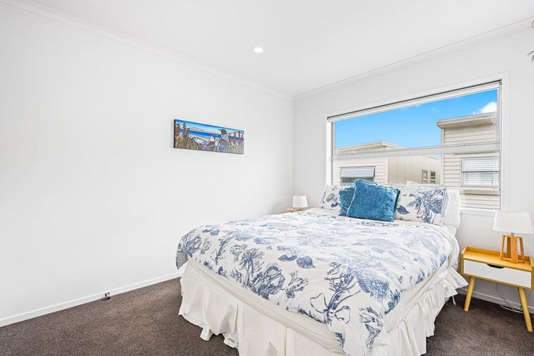 Photo of property in 19 Karauria Lane, Orewa, 0931