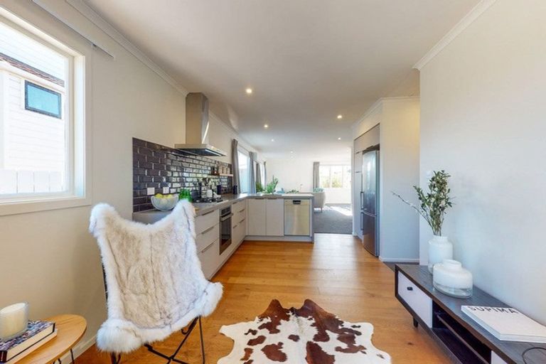 Photo of property in 34 Westview Grove, Miramar, Wellington, 6022