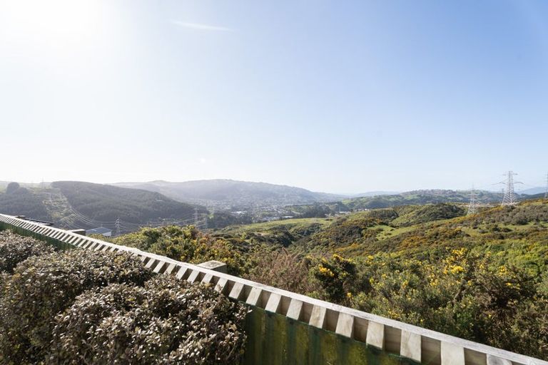 Photo of property in 35 Havana Rise, Grenada Village, Wellington, 6037