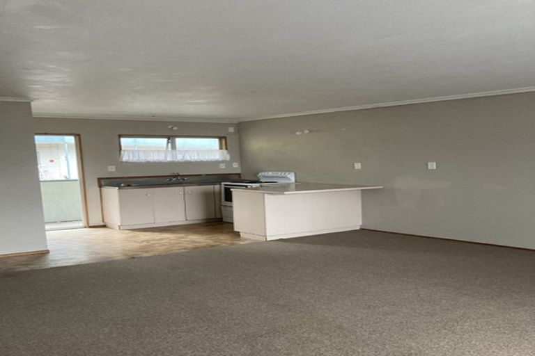 Photo of property in 22 Shortland Street, Regent, Whangarei, 0112