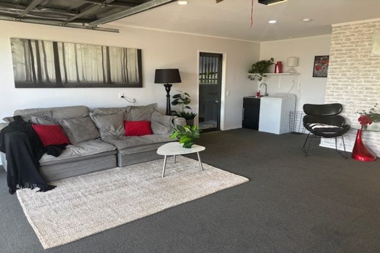 Photo of property in 120a Awaruku Road, Torbay, Auckland, 0630