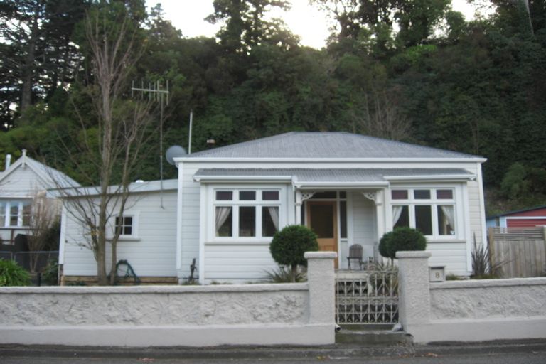 Photo of property in 8 Coote Road, Bluff Hill, Napier, 4110