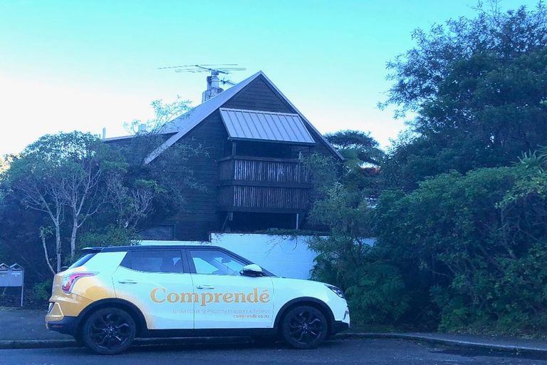 Photo of property in 2a Pitoitoi Road, Days Bay, Lower Hutt, 5013