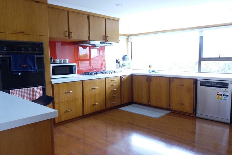 Photo of property in 19 St Simon Place, Botany Downs, Auckland, 2010
