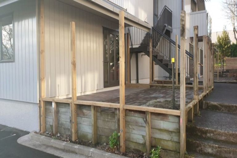 Photo of property in 8a/30 Westward Ho, Glen Eden, Auckland, 0602