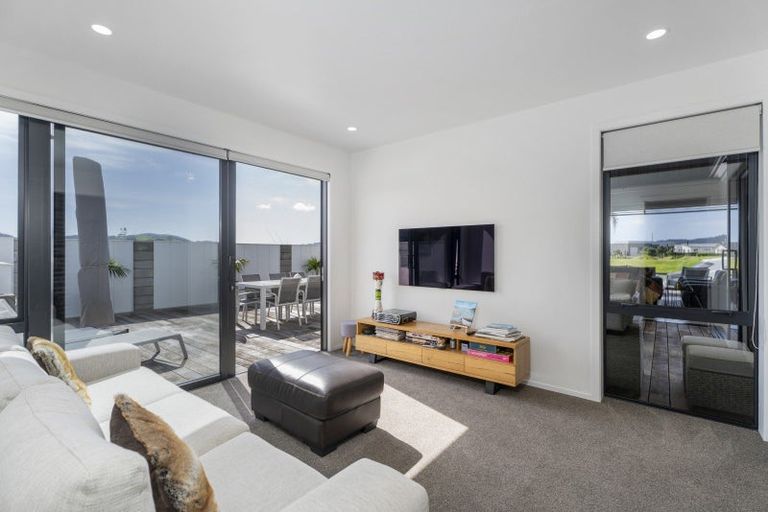 Photo of property in 11 Awatea Drive, Whitianga, 3510