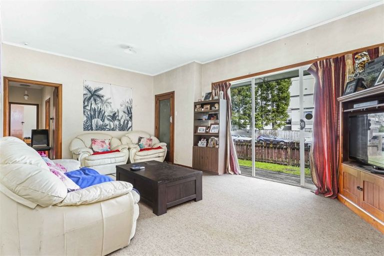 Photo of property in 24 Opoia Road, Hamilton East, Hamilton, 3216