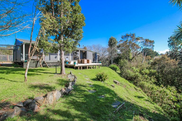 Photo of property in 10 Goudie Road, Helensville, 0875