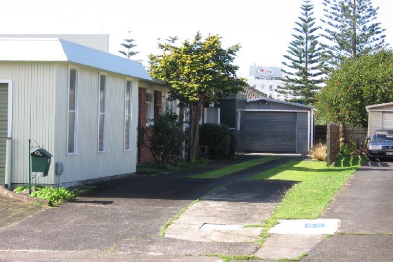 Photo of property in 2/43 Dale Crescent, Pakuranga, Auckland, 2010
