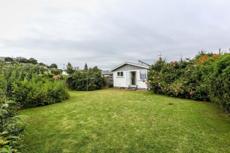 Photo of property in 6 Buckland Place, Spotswood, New Plymouth, 4310
