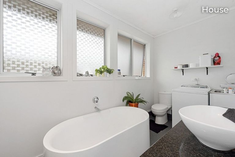 Photo of property in 45 Rutherford Street, Chedworth, Hamilton, 3210